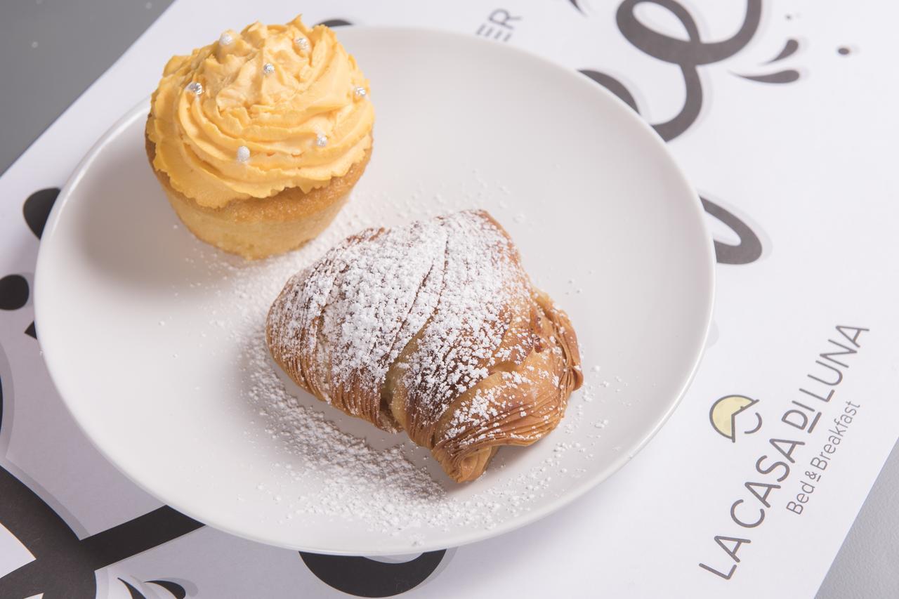 Bed & Breakfast La Casa Di Luna Naples